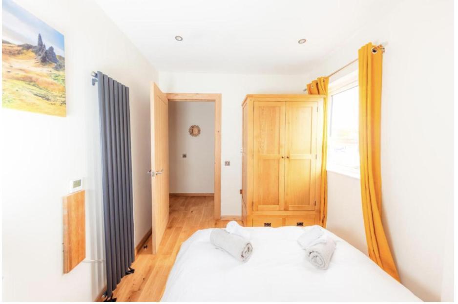 Luxury Cottage With Stunning Views Near Fairy Pools - School House 3 Carbost  Eksteriør billede