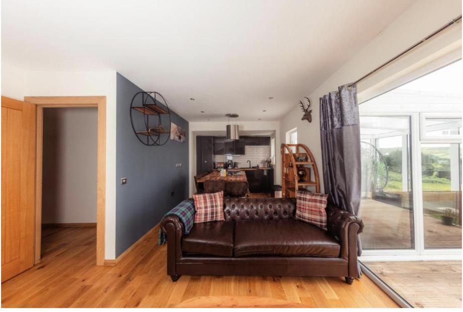 Luxury Cottage With Stunning Views Near Fairy Pools - School House 3 Carbost  Eksteriør billede
